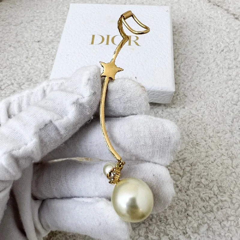 Dior Single Sided Pearls Earring in GHW